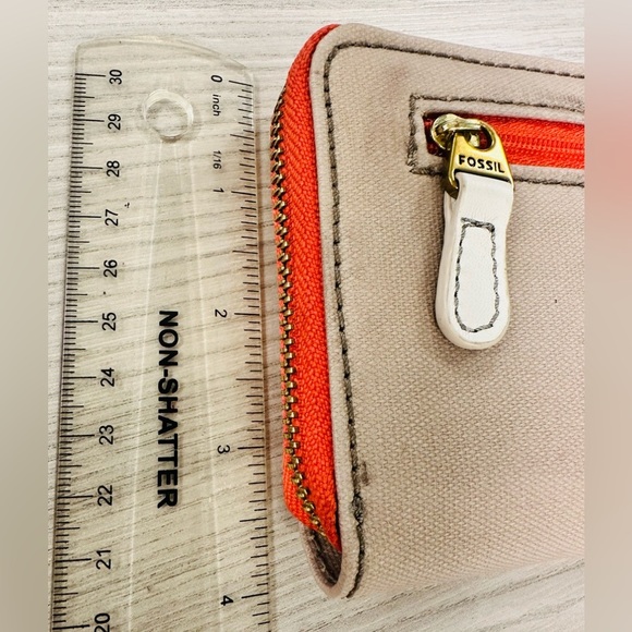 Fossil Y2K Canvas Wristlet Wallet with Strap, 6 Card holders, coin zipper 6”X4” - Picture 9 of 9